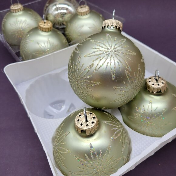 Christmas By Krebs 8 Ornaments 2 Boxes Pale Satin Green & Gold Stars Glitter - Picture 6 of 16